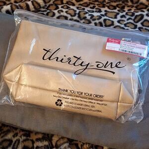 NWT Thirty One Clutch Handbag Cosmetic Bag Wristlet Gold 10x7 Detachable Strap